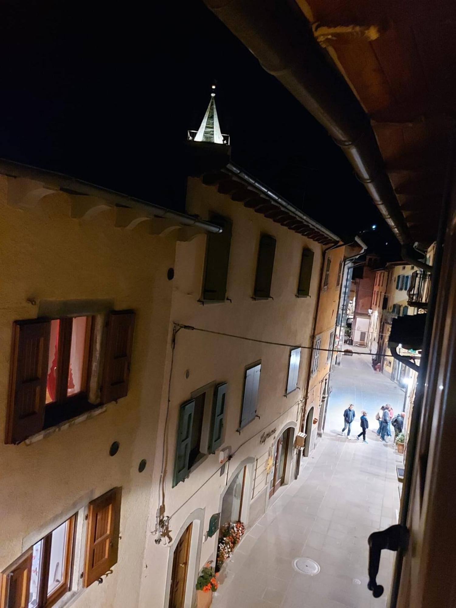 Апартаменты Casa Lorenzo - Nel Centro Storico Di Фьюмальбо Экстерьер фото